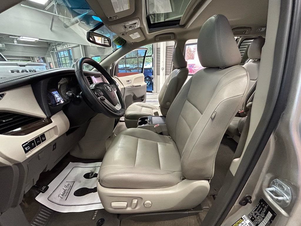 Used 2017 Toyota Sienna XLE w/ XLE Navigation Package FWD image 55