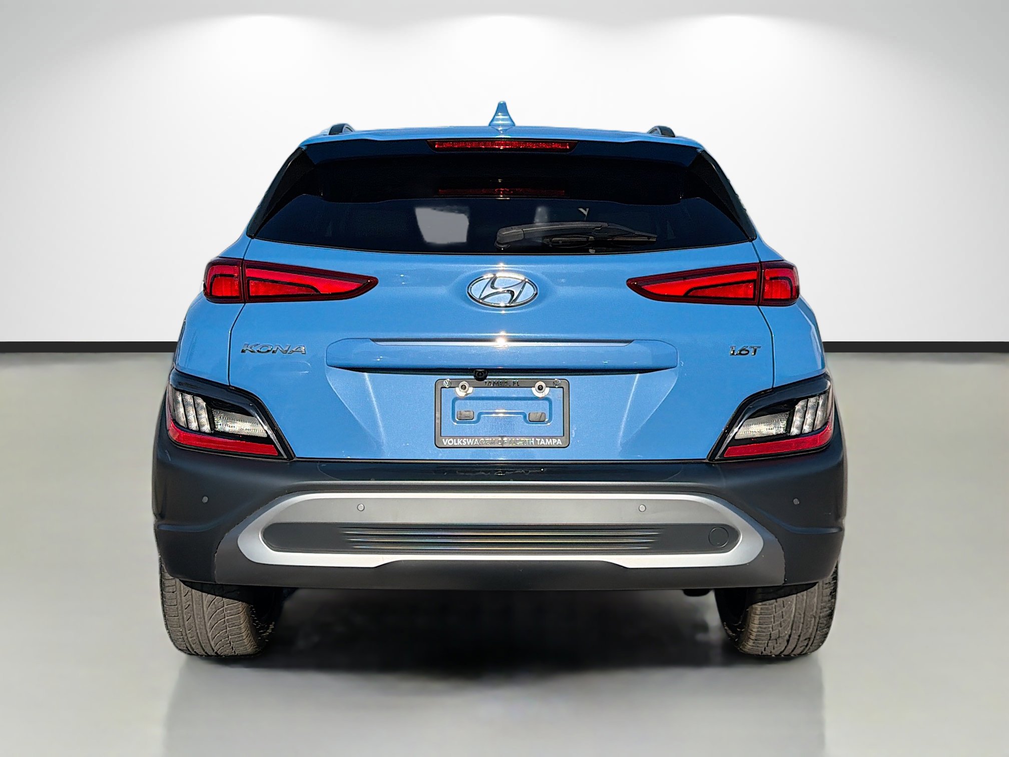 Used 2022 Hyundai Kona Limited w/ Cargo Package FWD image 4