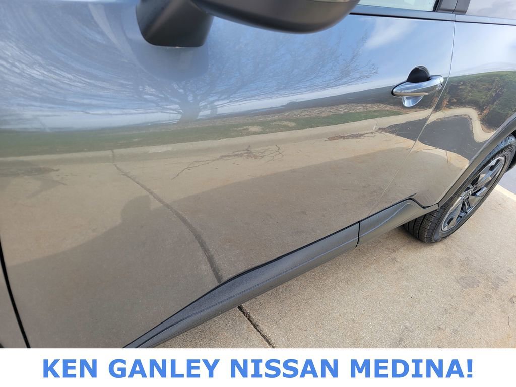Certified 2025 Nissan Rogue SV AWD/4WD image 11