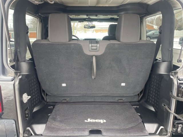 Used 2015 Jeep Wrangler Sahara w/ Connectivity Group image 7