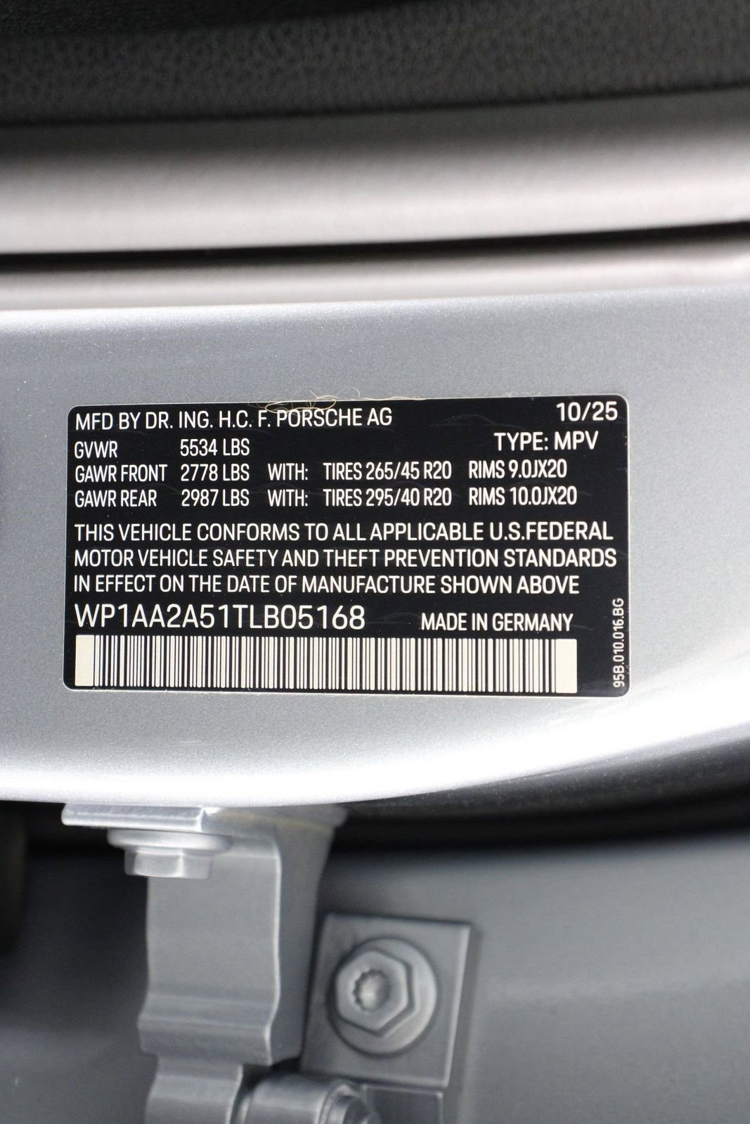 Certified 2026 Porsche Macan Turbo AWD/4WD image 19