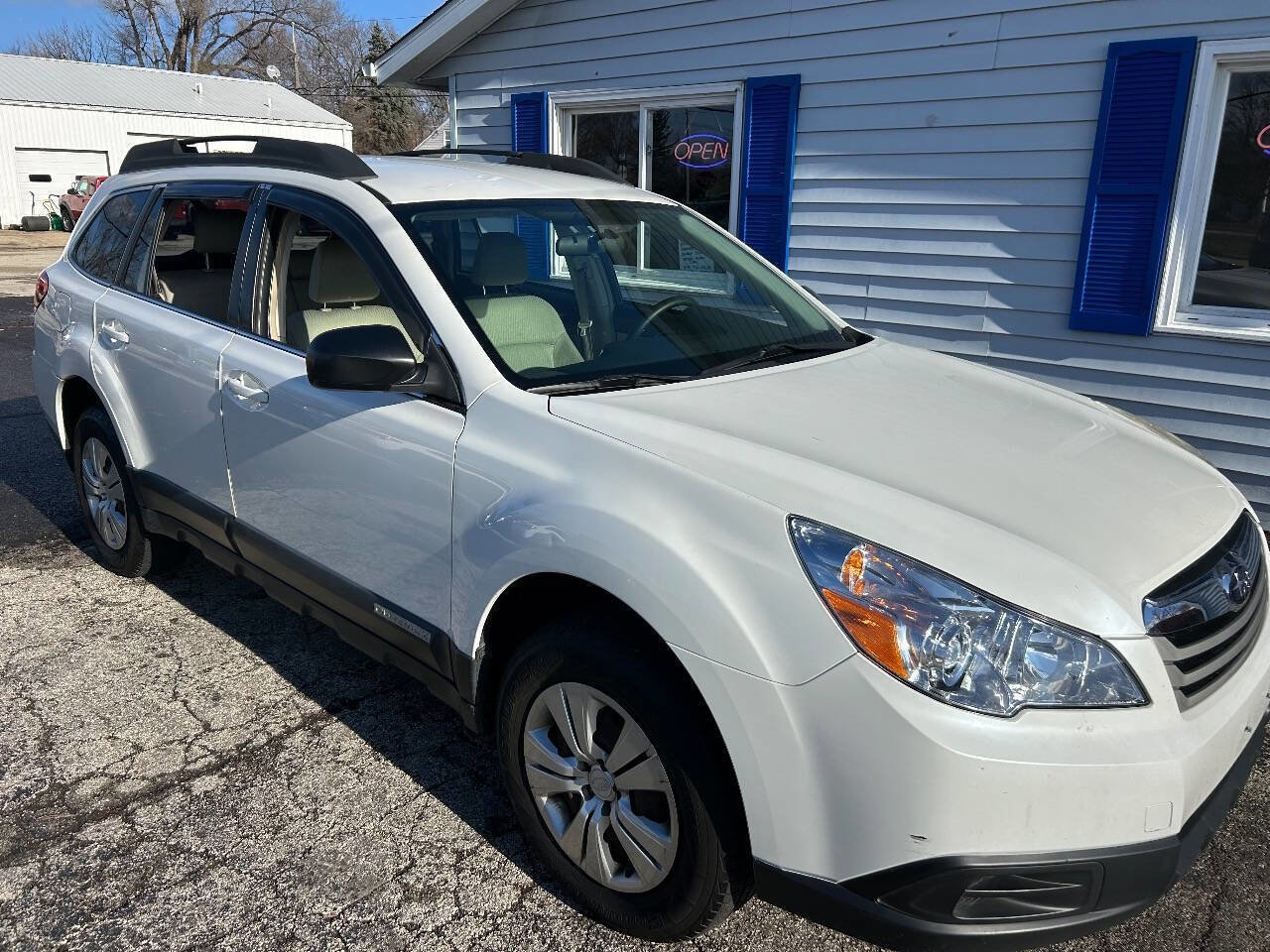 Used 2012 Subaru Outback 2.5i image 2