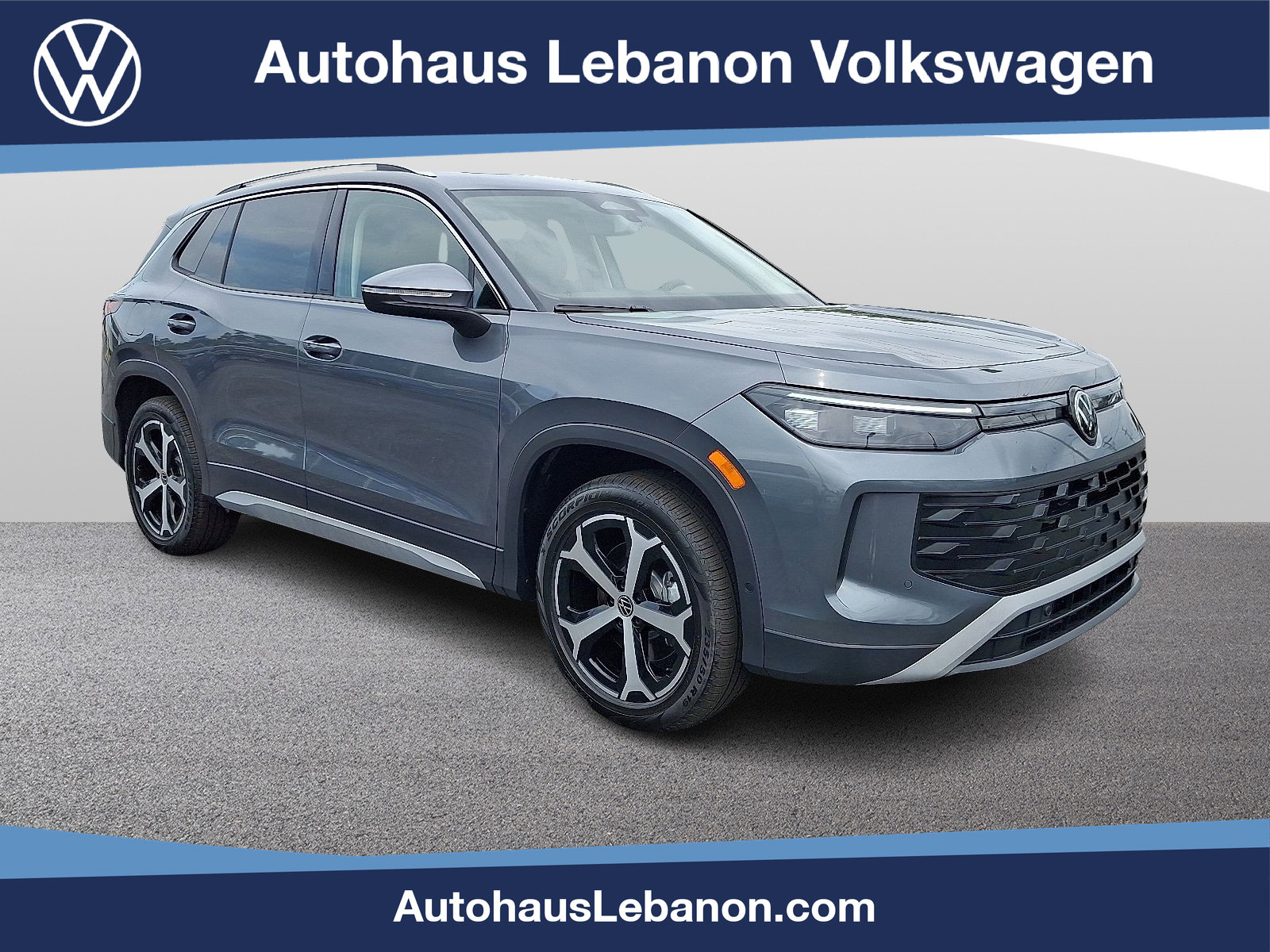 New 2025 Volkswagen Tiguan SE image 1