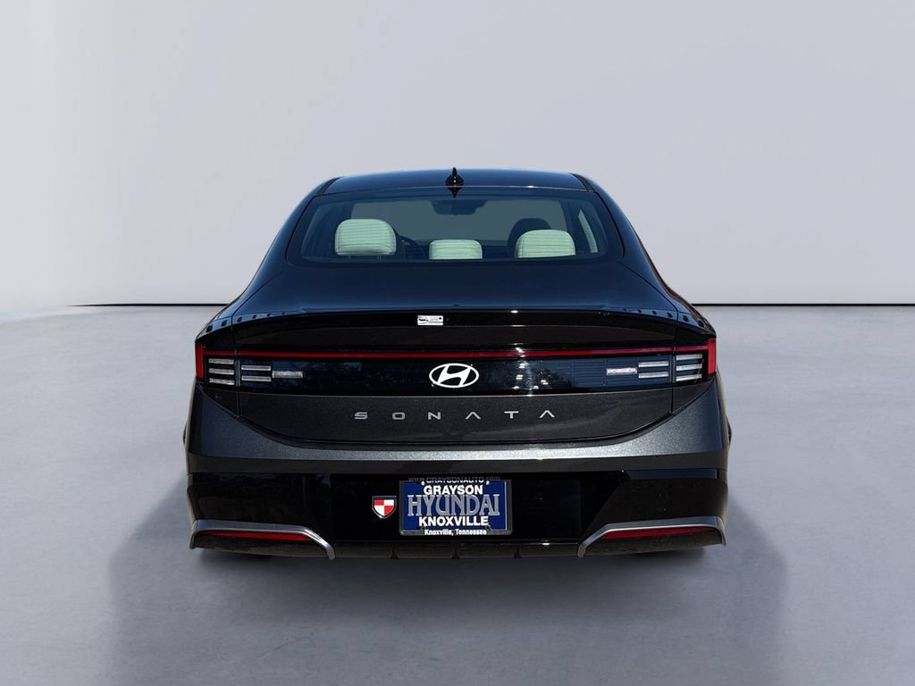 New 2026 Hyundai Sonata SEL FWD image 4