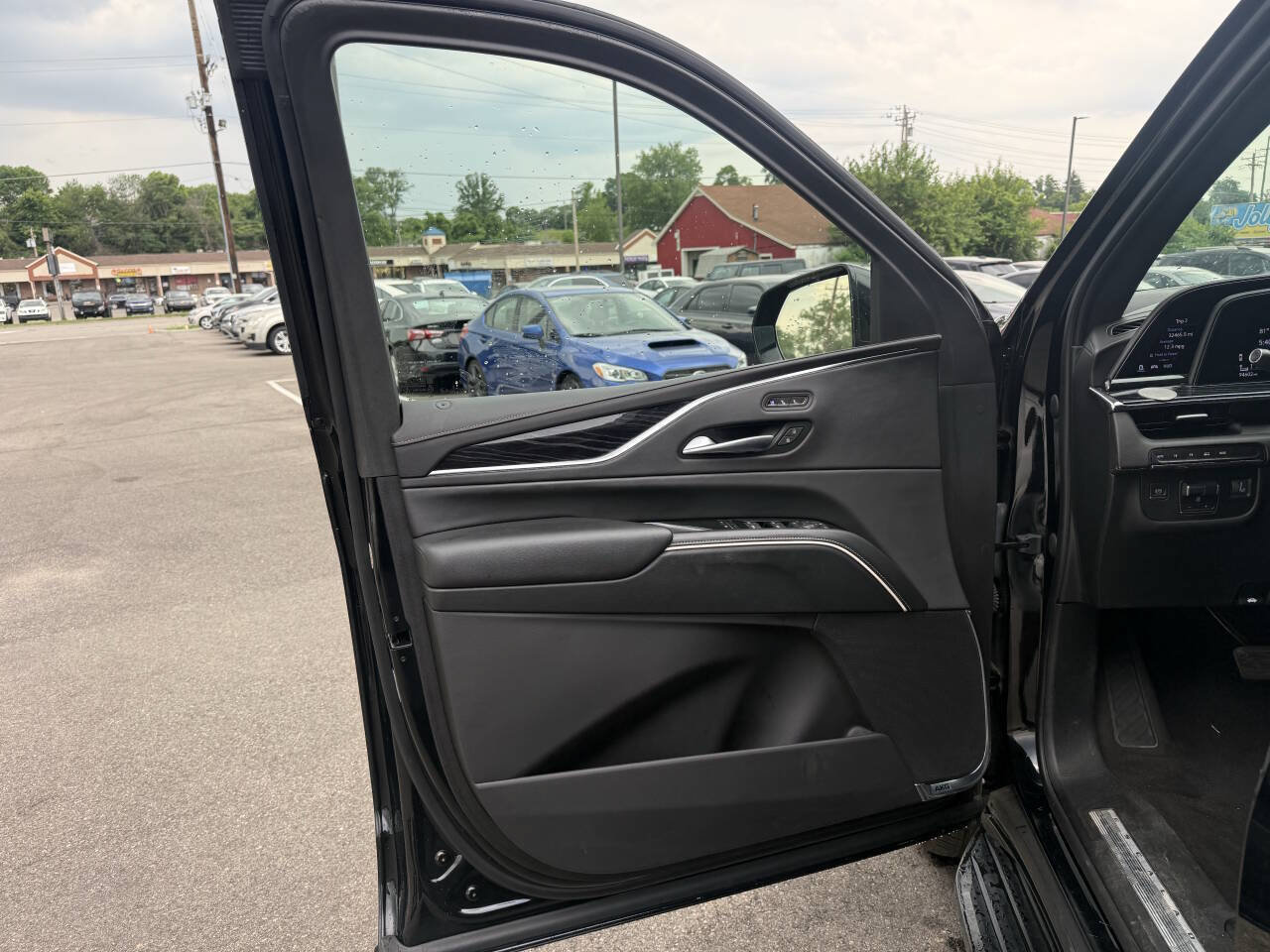Used 2023 Cadillac Escalade ESV Sport AWD/4WD image 12