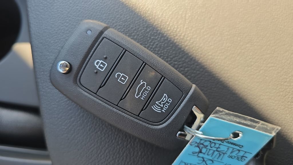 New 2026 Hyundai Elantra SE FWD image 34