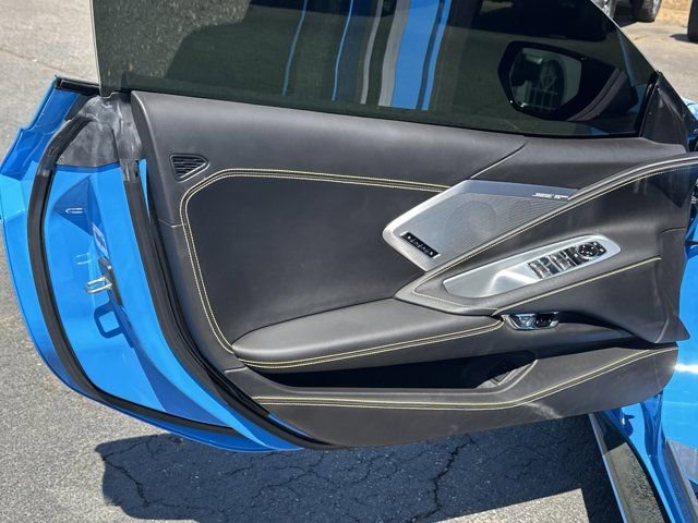Used 2021 Chevrolet Corvette Stingray Premium Conv w/ Battery Protection Package image 11