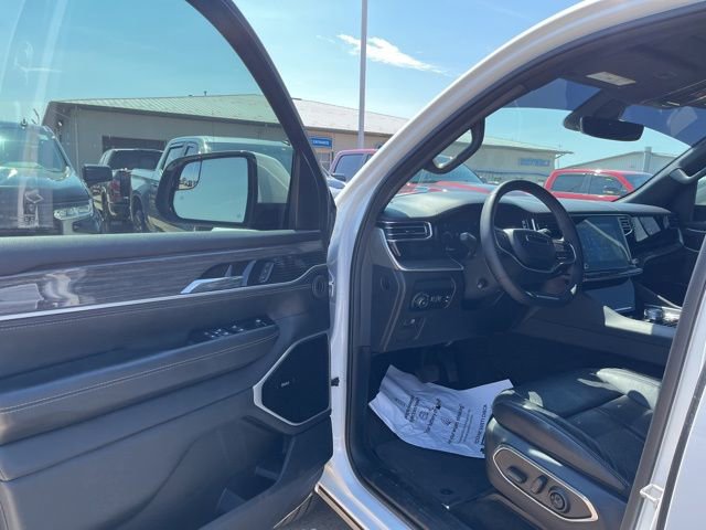 Used 2022 Jeep Wagoneer Series III w/ Premium Group I image 9