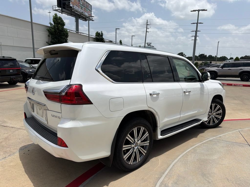 Used 2017 Lexus LX 570 4WD w/ Luxury Package image 3