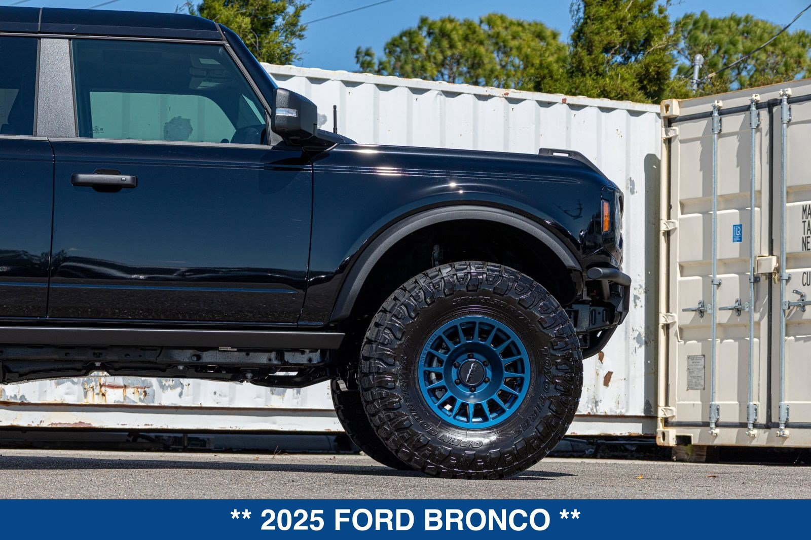 Used 2025 Ford Bronco Badlands AWD/4WD image 45