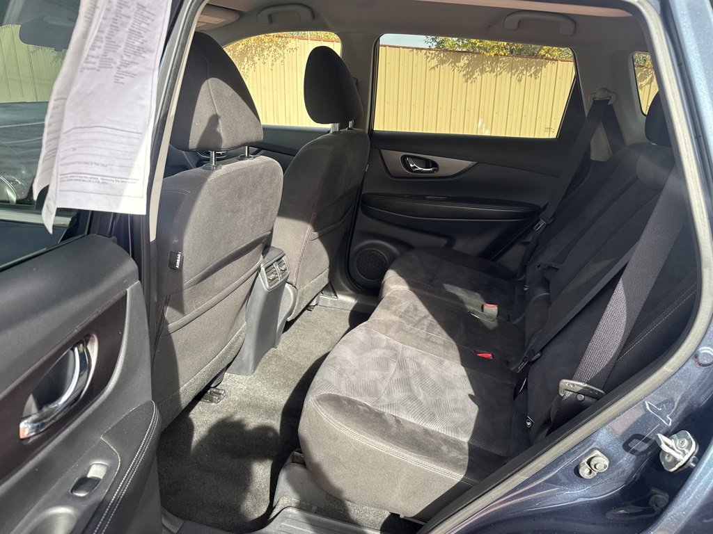 Used 2015 Nissan Rogue SV w/ SV Premium Package image 18