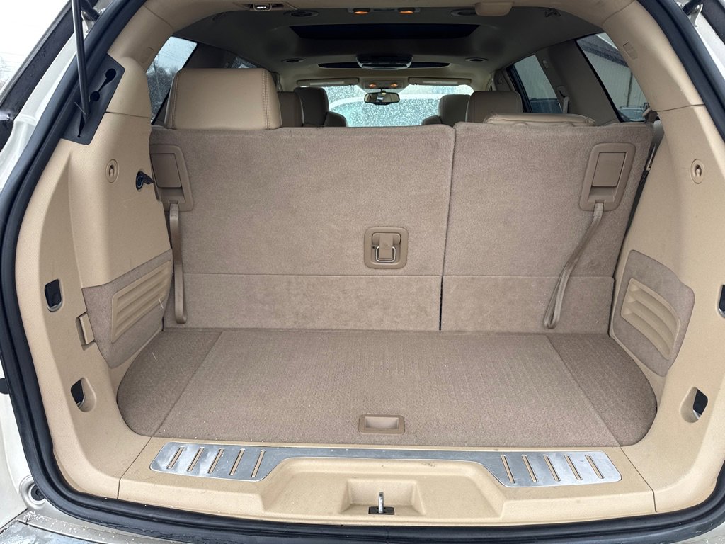 Used 2009 Buick Enclave CXL w/ Entertainment Package #3 image 17