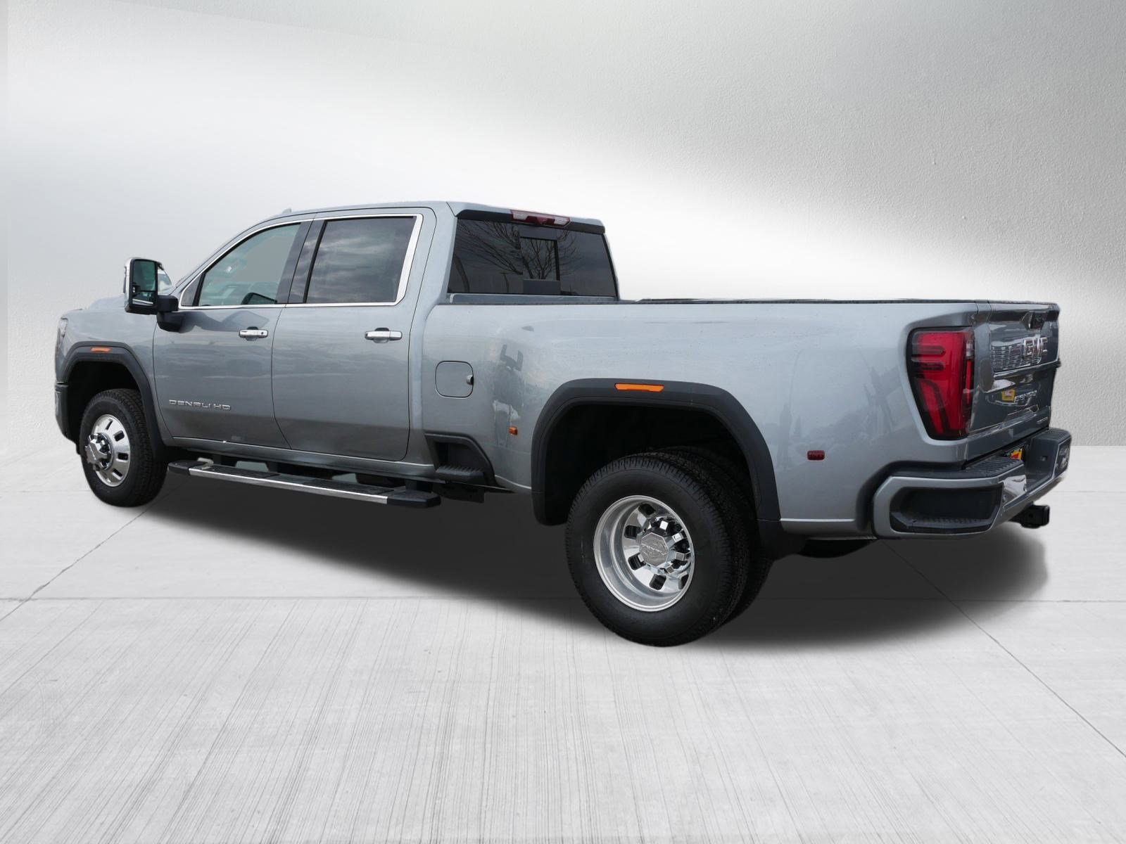 New 2026 GMC Sierra 3500 Denali w/ Denali Reserve Package image 2