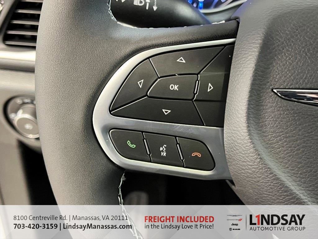 New 2026 Chrysler Pacifica Select image 16