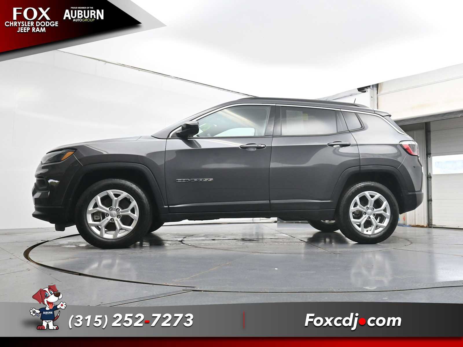 Used 2024 Jeep Compass Latitude w/ Convenience Group AWD/4WD image 22