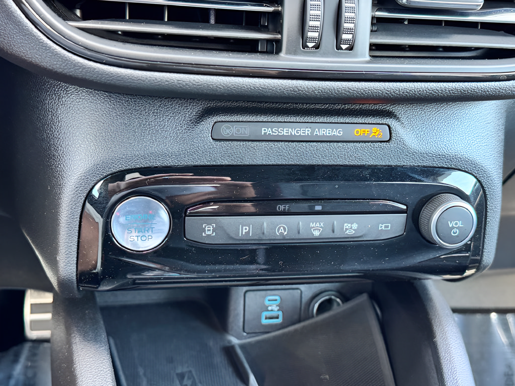 Used 2023 Ford Escape ST-Line Elite w/ Premium Technology Package AWD/4WD image 13