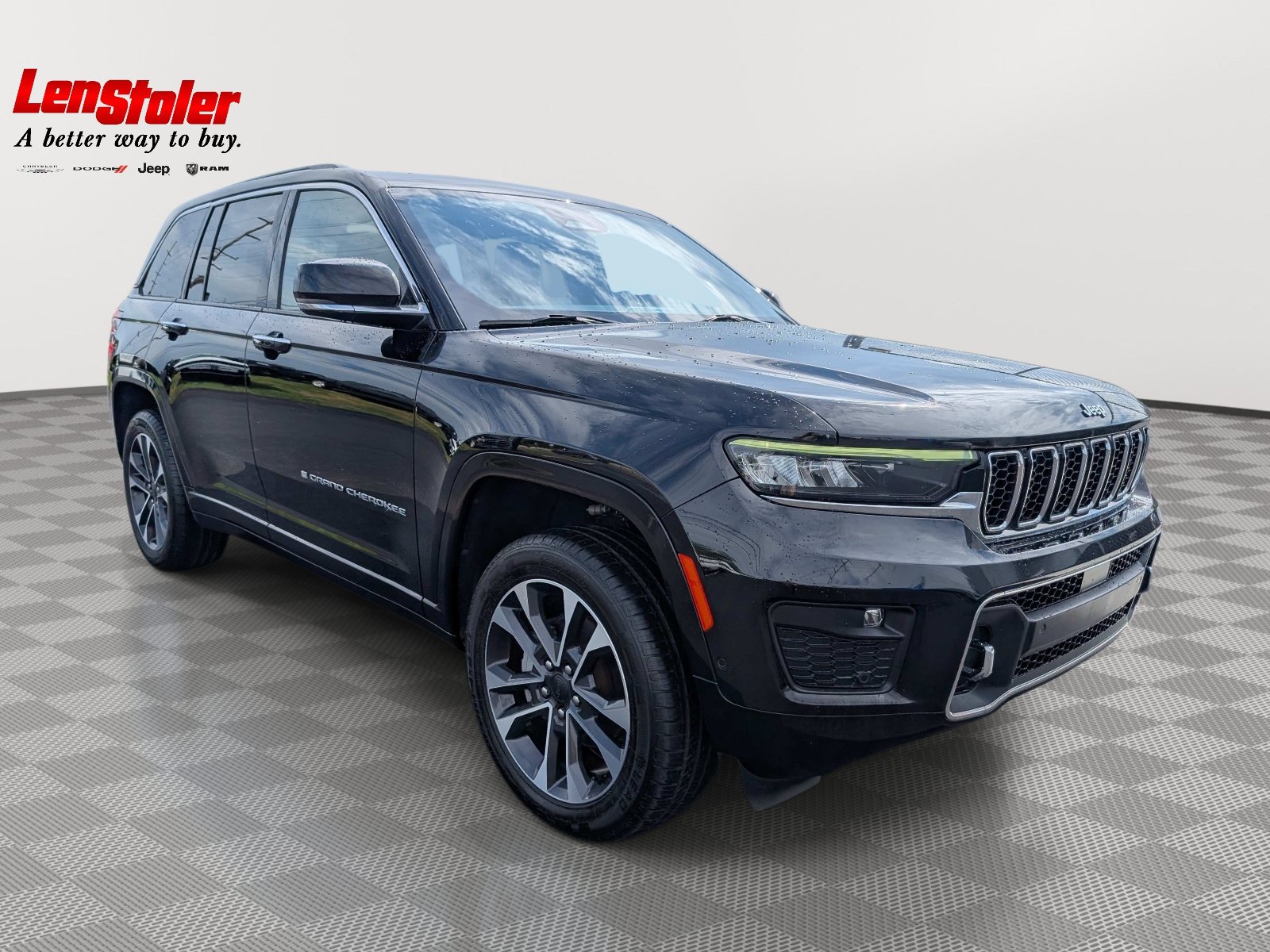 Used 2023 Jeep Grand Cherokee Overland w/ Luxury Tech Group IV AWD/4WD image 7