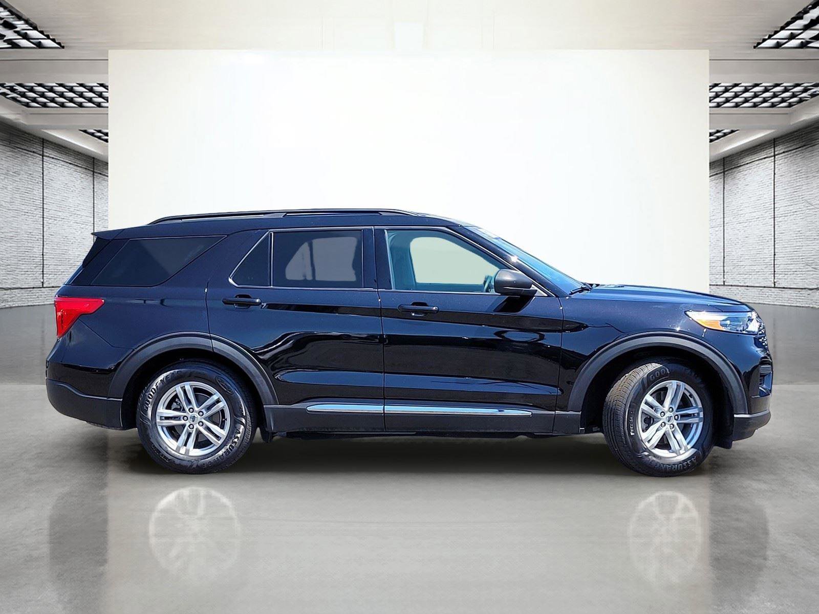 Used 2022 Ford Explorer XLT RWD image 6