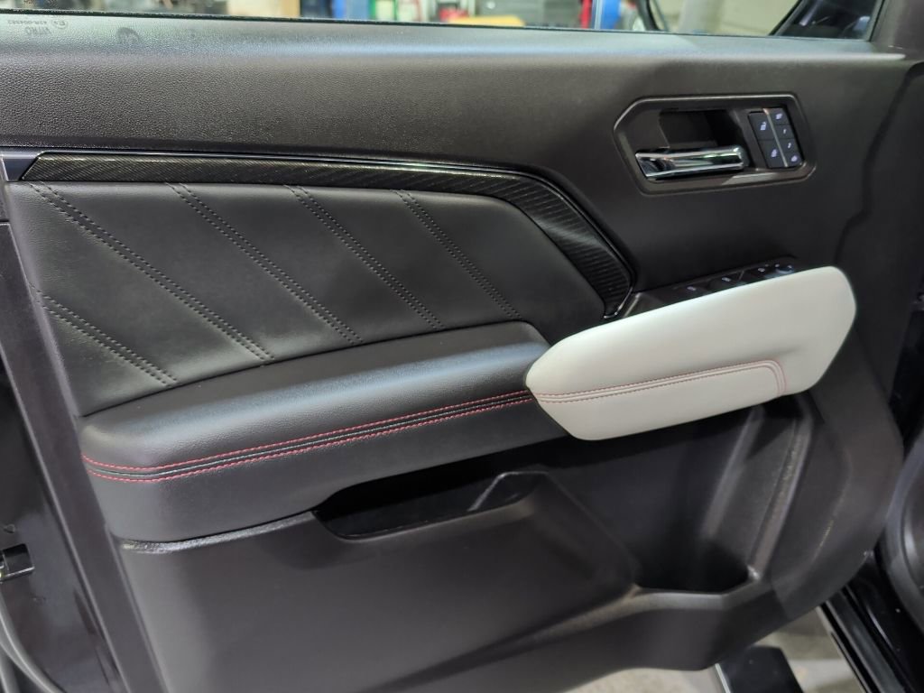 Used 2024 GMC Canyon AT4X image 13