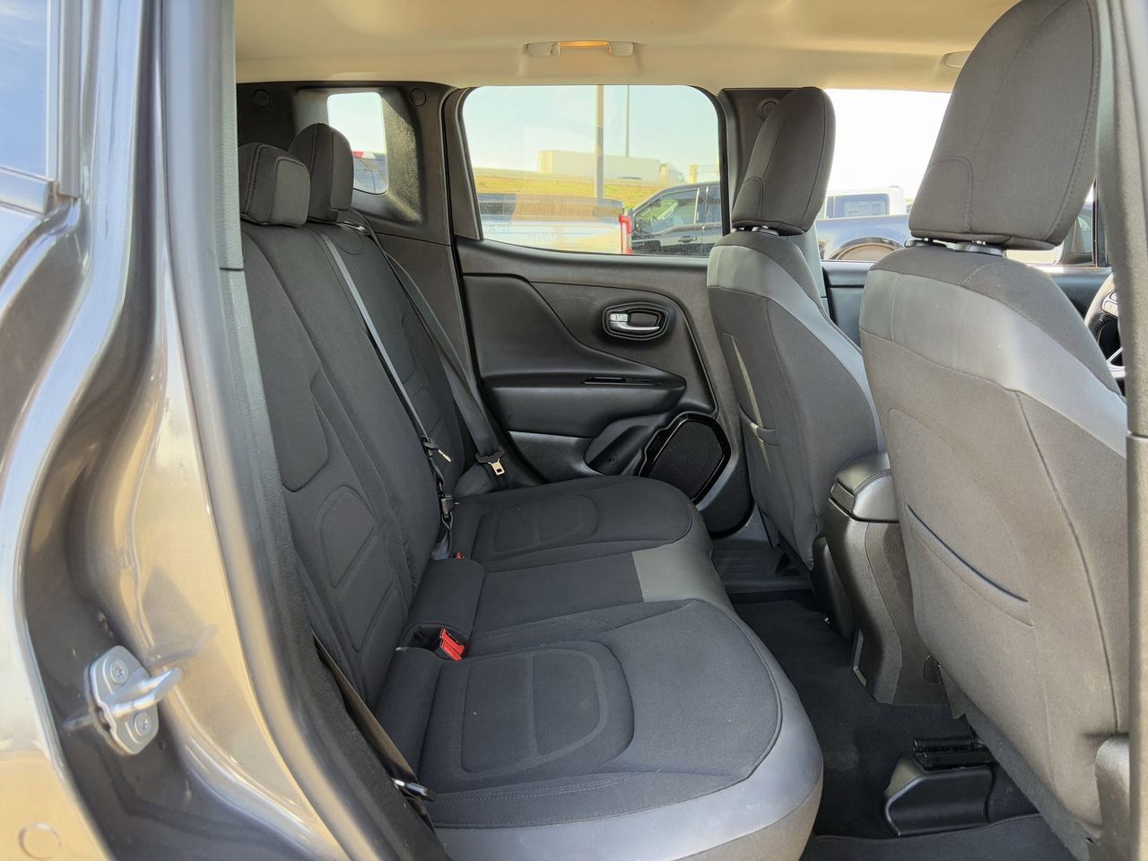 Used 2017 Jeep Renegade Altitude image 28