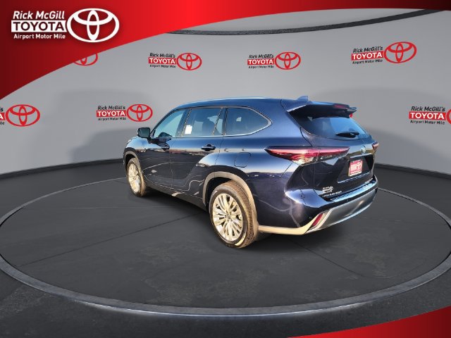 New 2026 Toyota Highlander Platinum AWD/4WD image 6