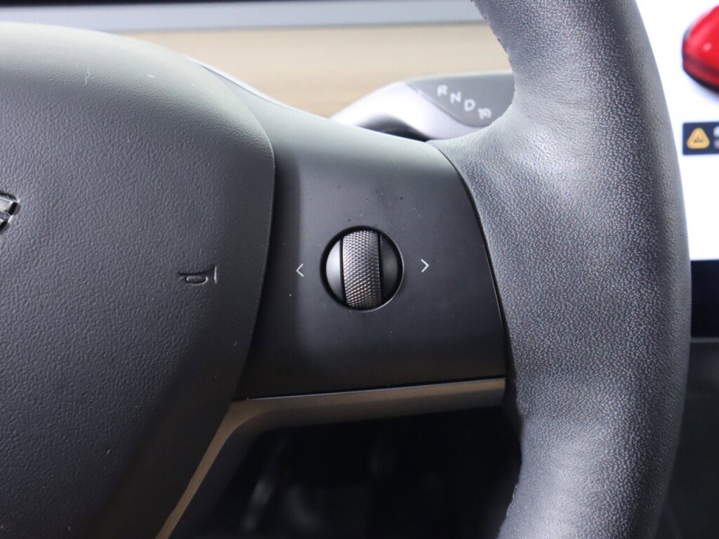 Used 2021 Tesla Model Y Long Range image 12