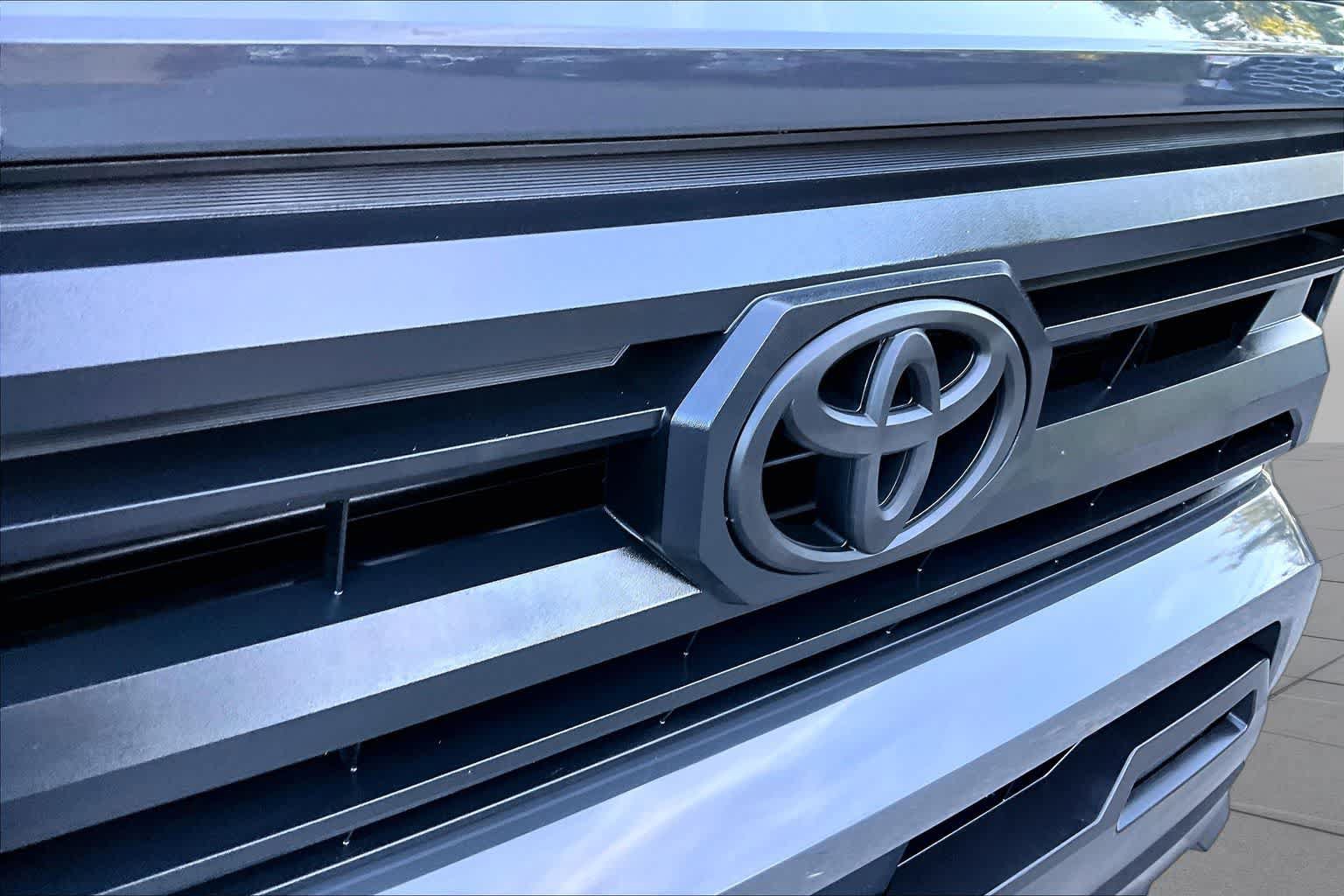 Certified 2024 Toyota Tacoma SR5 AWD/4WD image 28