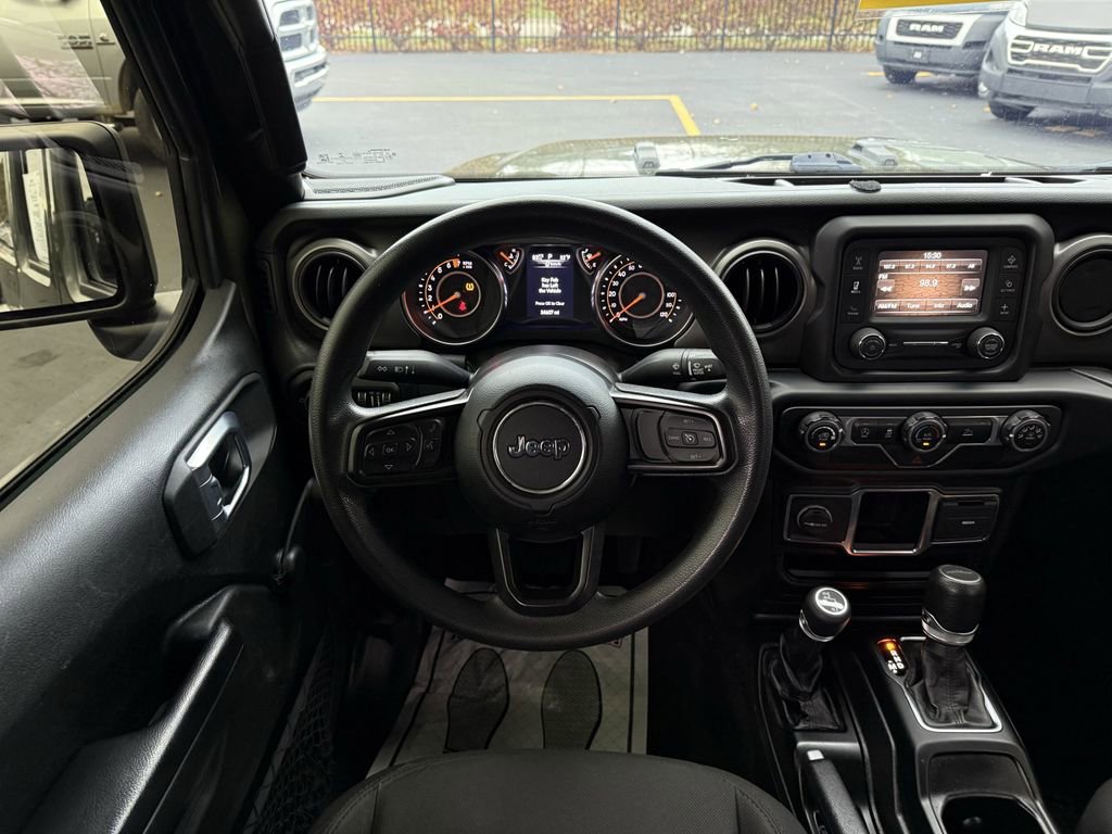 Used 2021 Jeep Gladiator Sport image 17