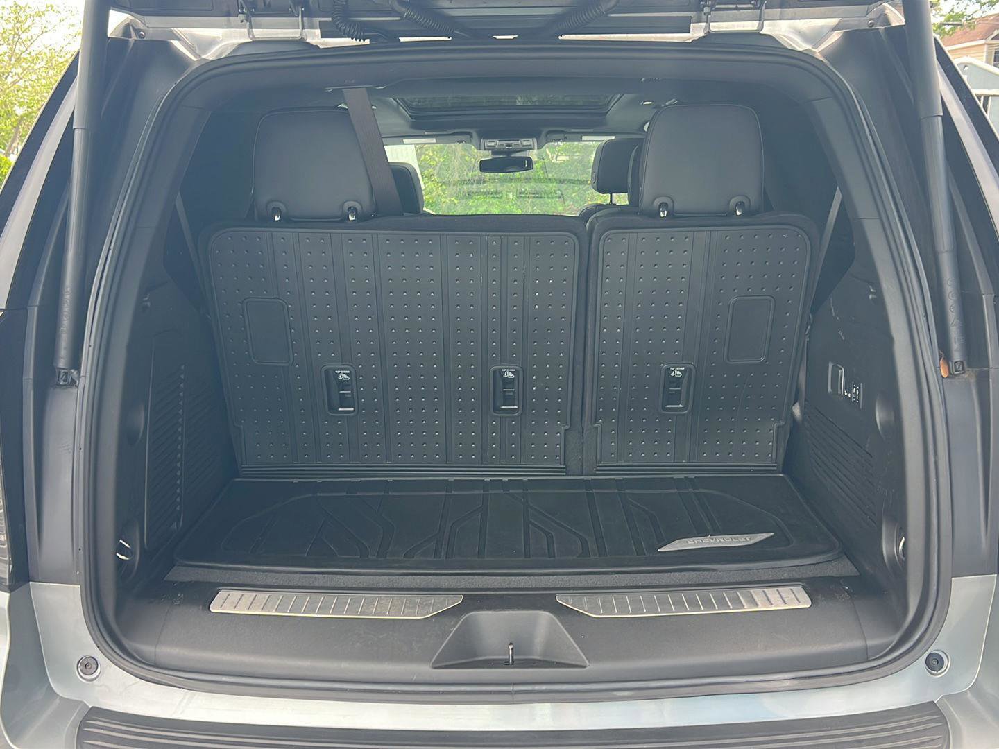 Used 2025 Chevrolet Tahoe Z71 w/ Z71 Off-Road Package AWD/4WD image 36