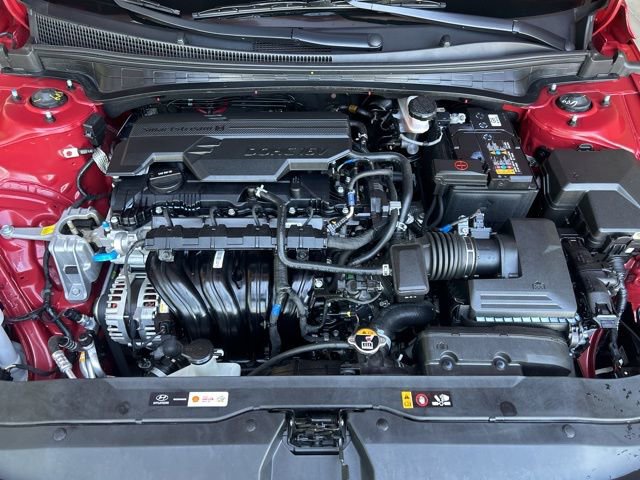 Certified 2025 Hyundai Elantra Sport image 32