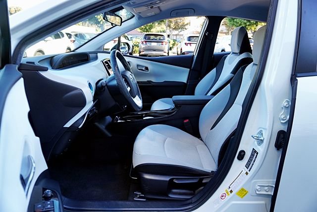 Used 2016 Toyota Prius Four FWD image 18