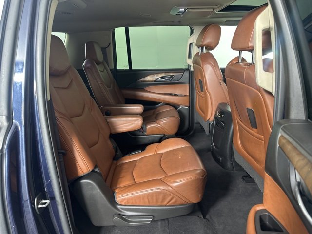 Used 2017 Cadillac Escalade ESV Luxury image 14