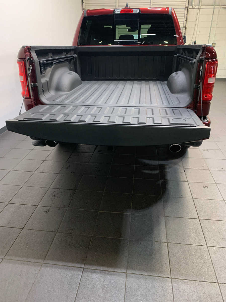 Used 2025 RAM 1500 Big Horn AWD/4WD image 11