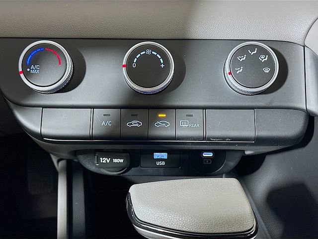 Used 2025 Hyundai Elantra SE FWD image 20