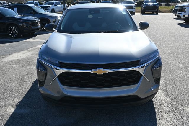 Used 2025 Chevrolet Trax LS image 8