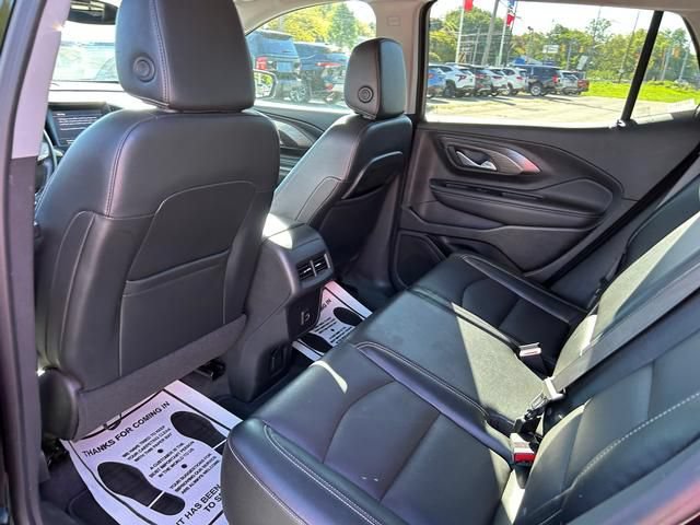 Used 2024 GMC Terrain SLT AWD/4WD image 14