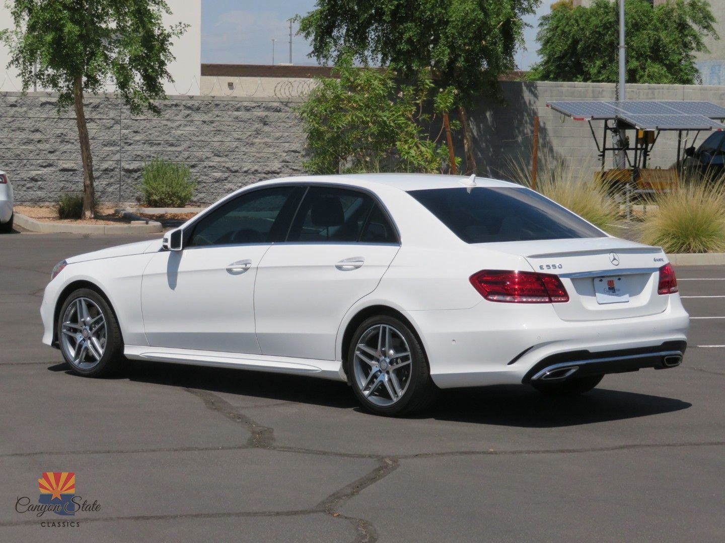 Used 2014 Mercedes-Benz E 550 4MATIC Sedan image 11