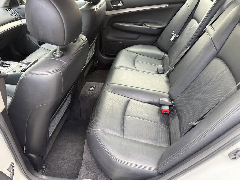 Used 2011 INFINITI G37 Journey w/ Premium Pkg image 21