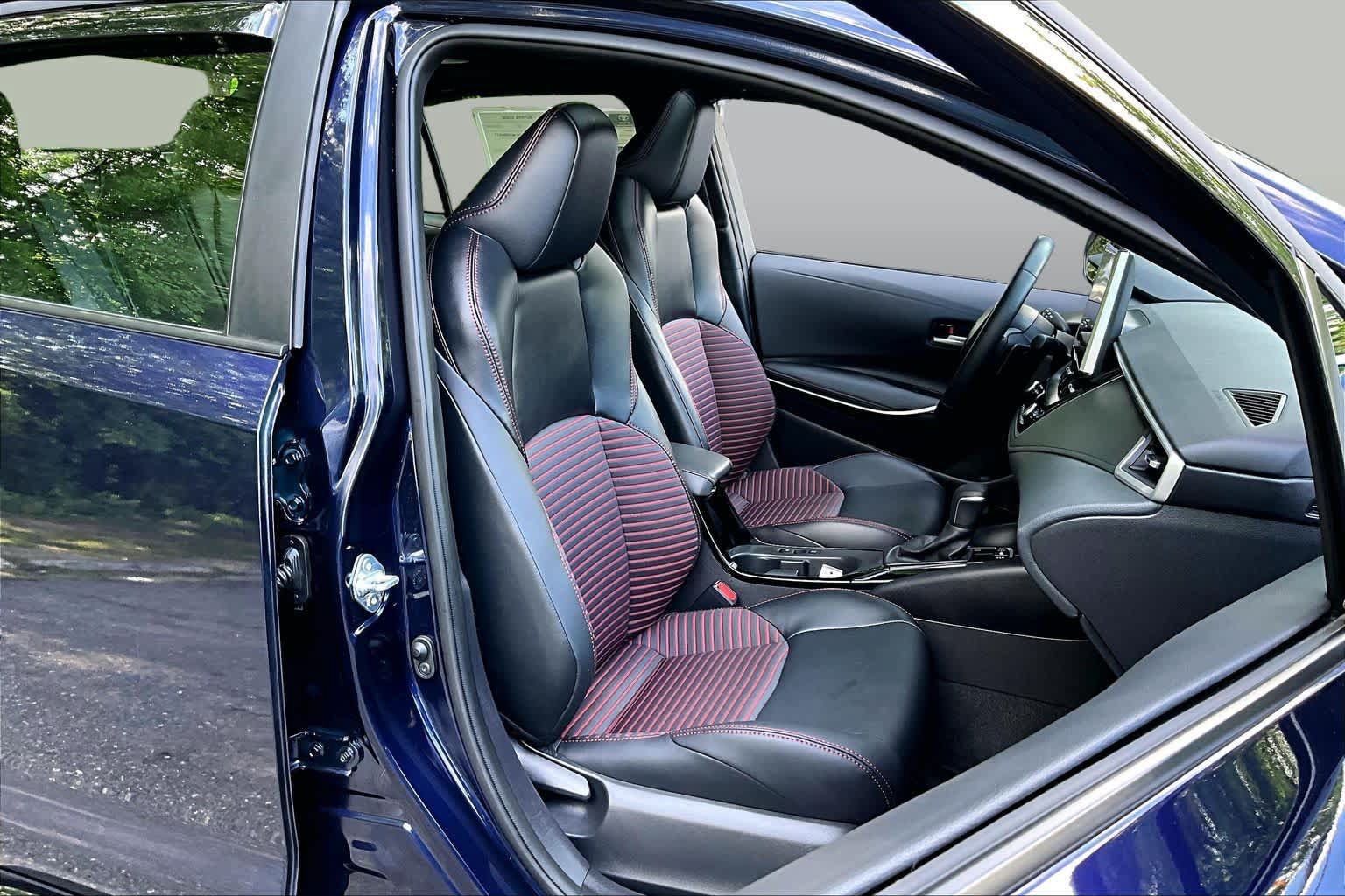 Certified 2025 Toyota Corolla XSE FWD image 8