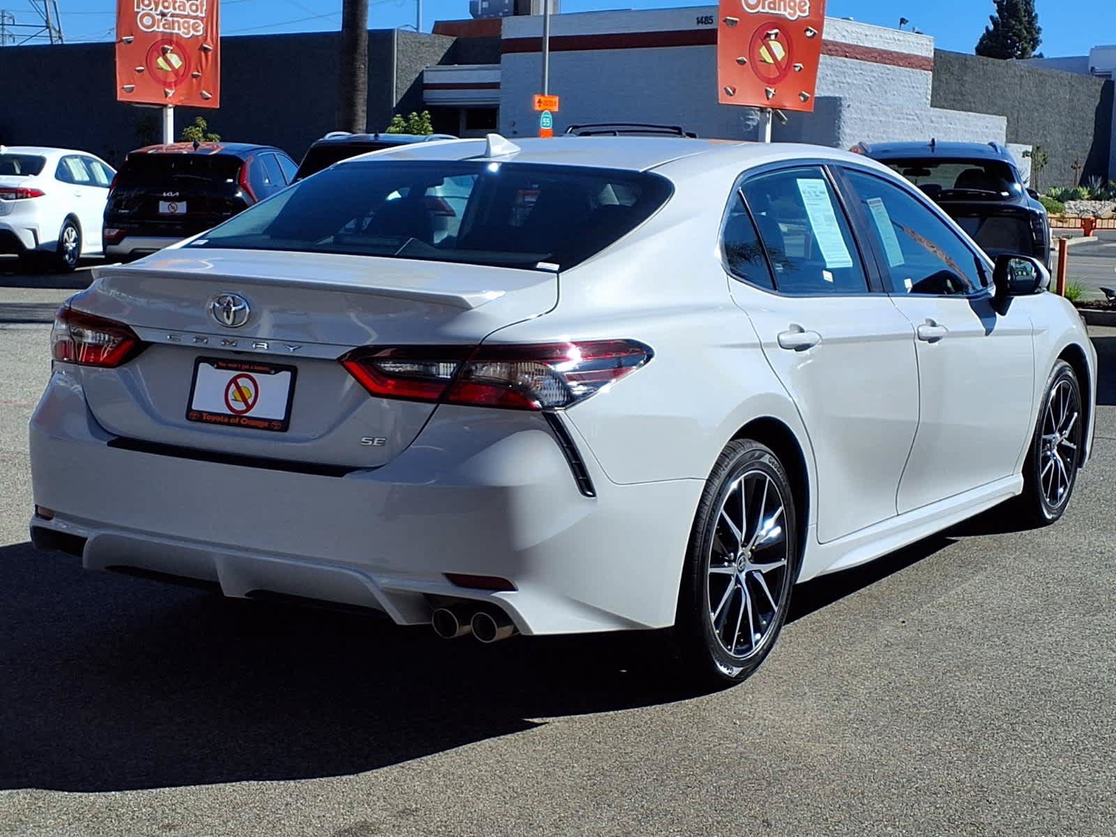Used 2024 Toyota Camry SE w/ Convenience Package FWD image 6