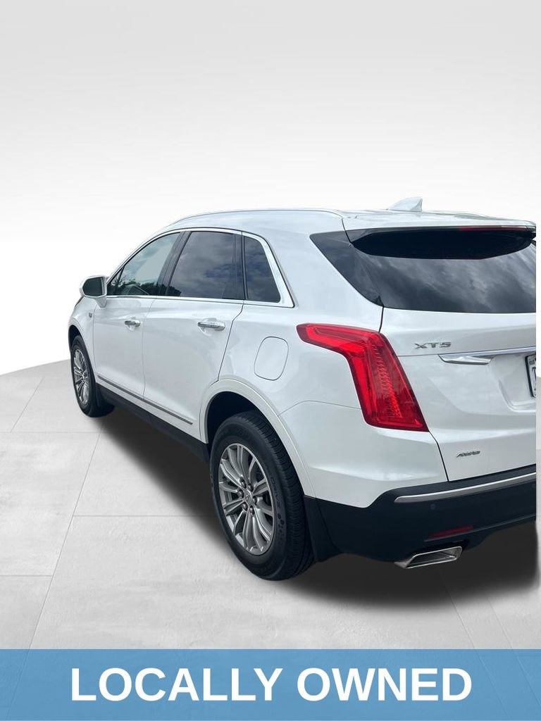 Used 2017 Cadillac XT5 Luxury w/ Driver Awareness Package image 4