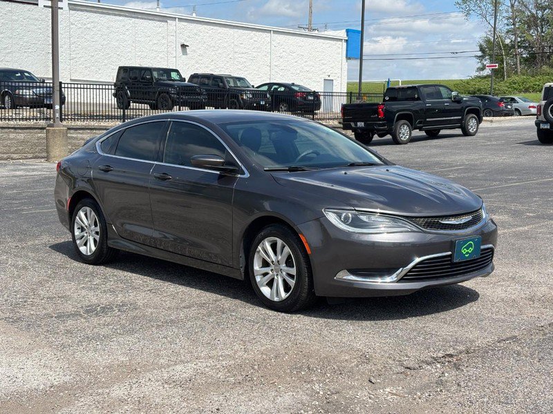 Used 2016 Chrysler 200 Limited w/ Convenience Group image 7
