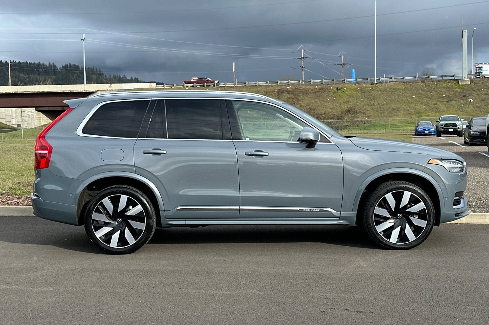 Used 2023 Volvo XC90 T8 Ultimate image 2