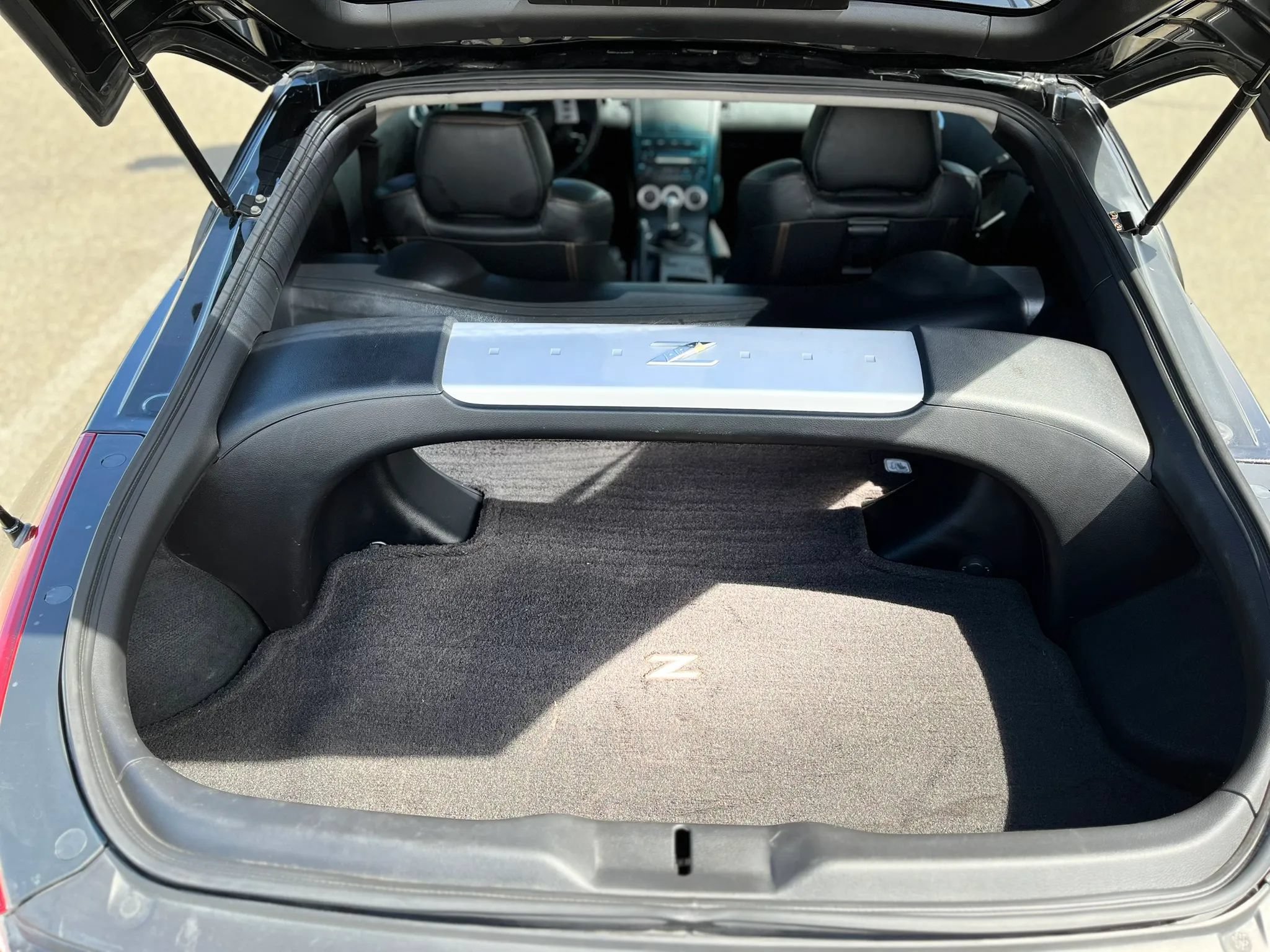 Used 2005 Nissan 350Z 35th Anniversary Edition w/ (N93) Cargo Convenience Pkg RWD image 18