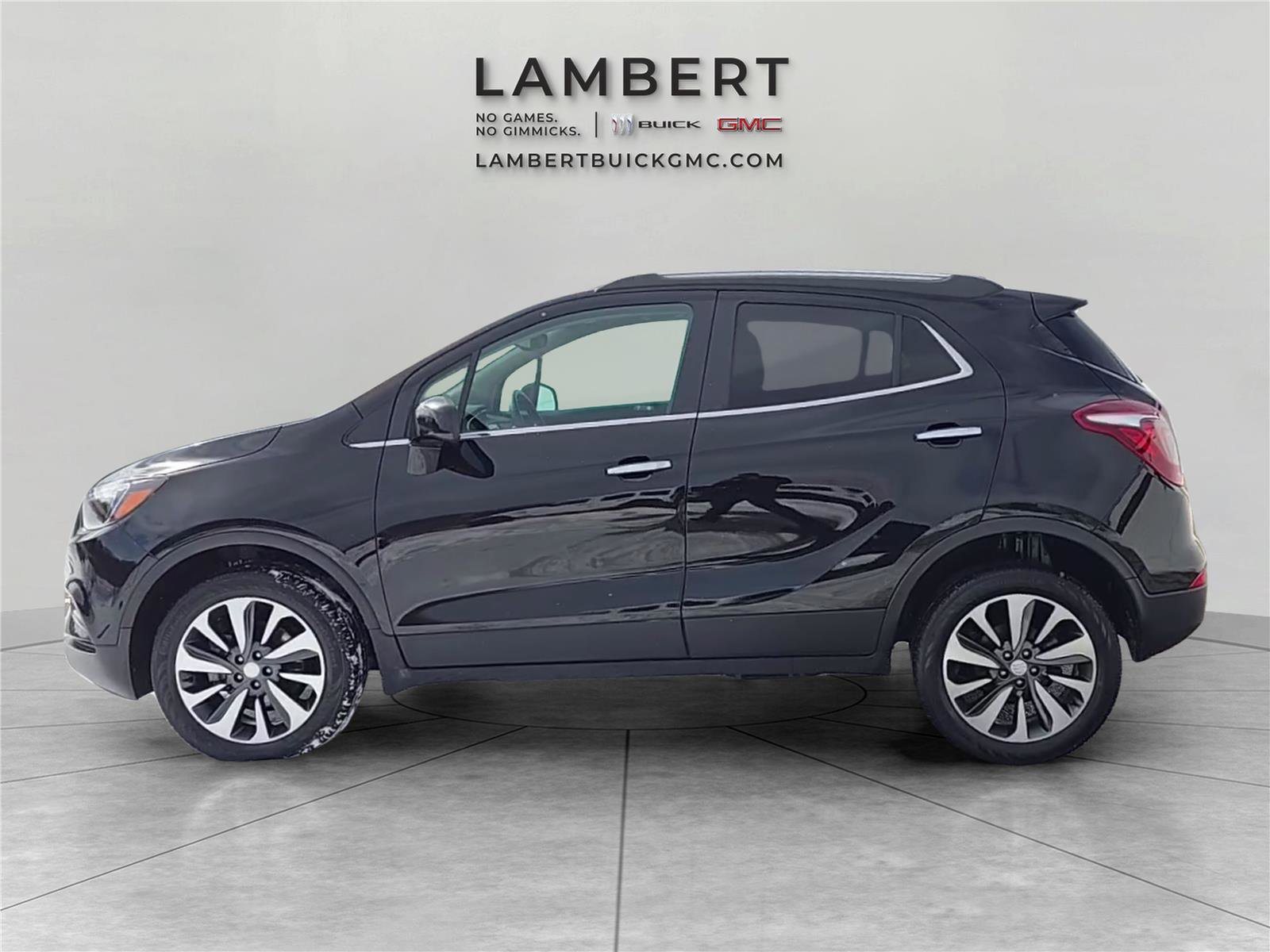 Used 2022 Buick Encore Preferred w/ Safety Package image 2