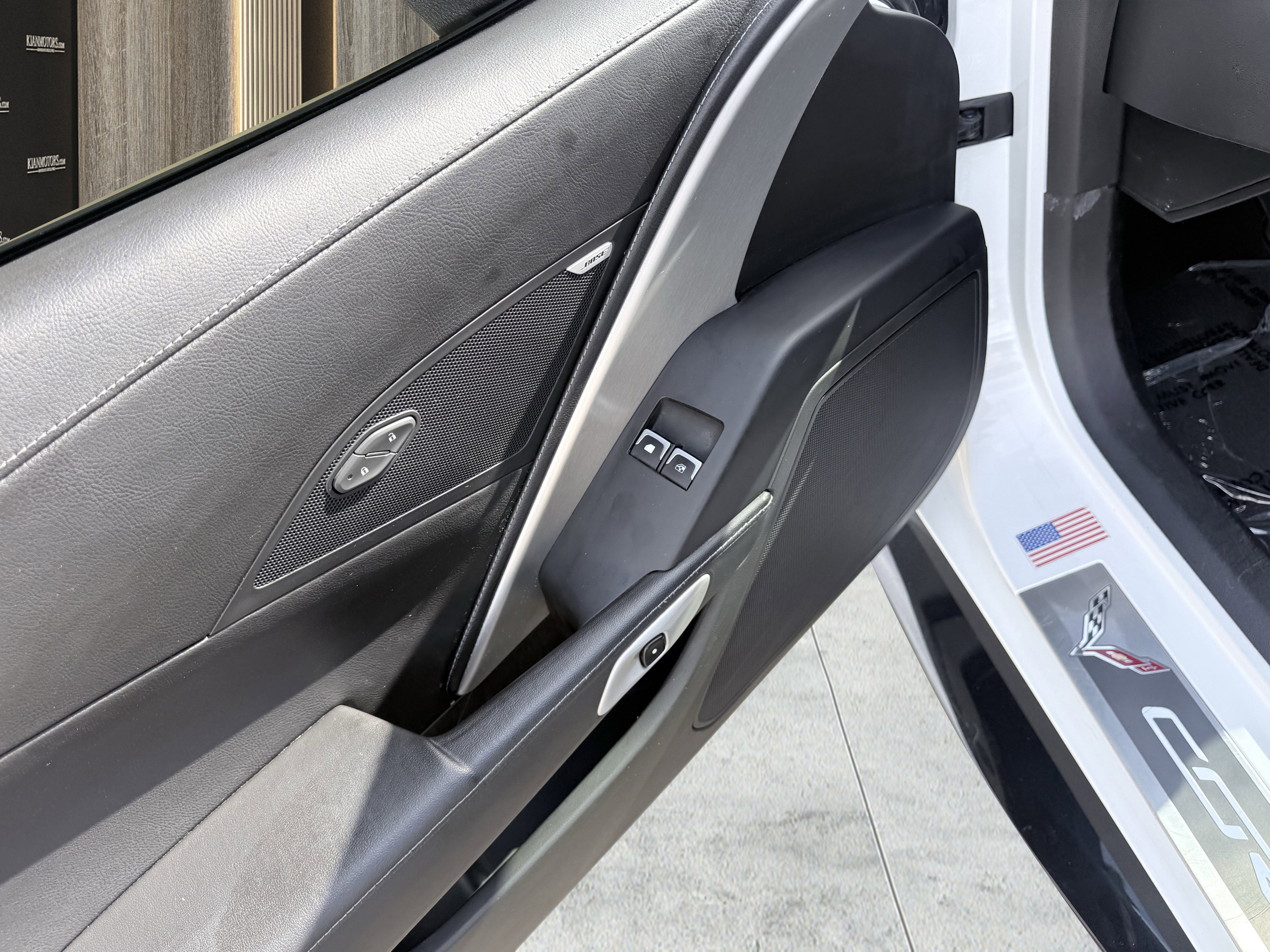 Used 2017 Chevrolet Corvette Z51 1LT w/ Carbon Flash Badge Package image 24