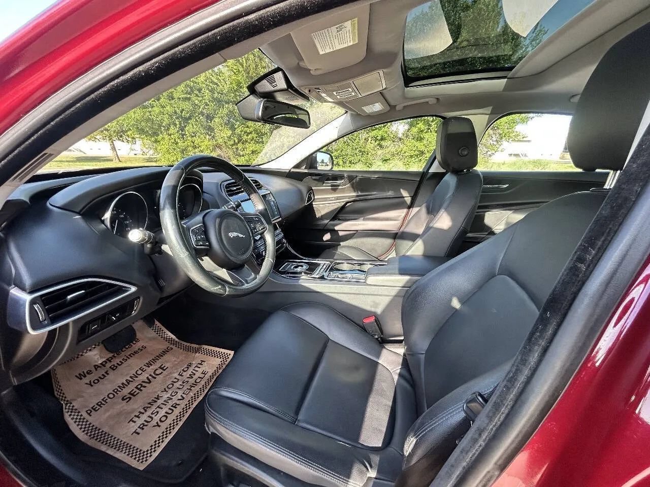 Used 2017 Jaguar XE Premium RWD image 12