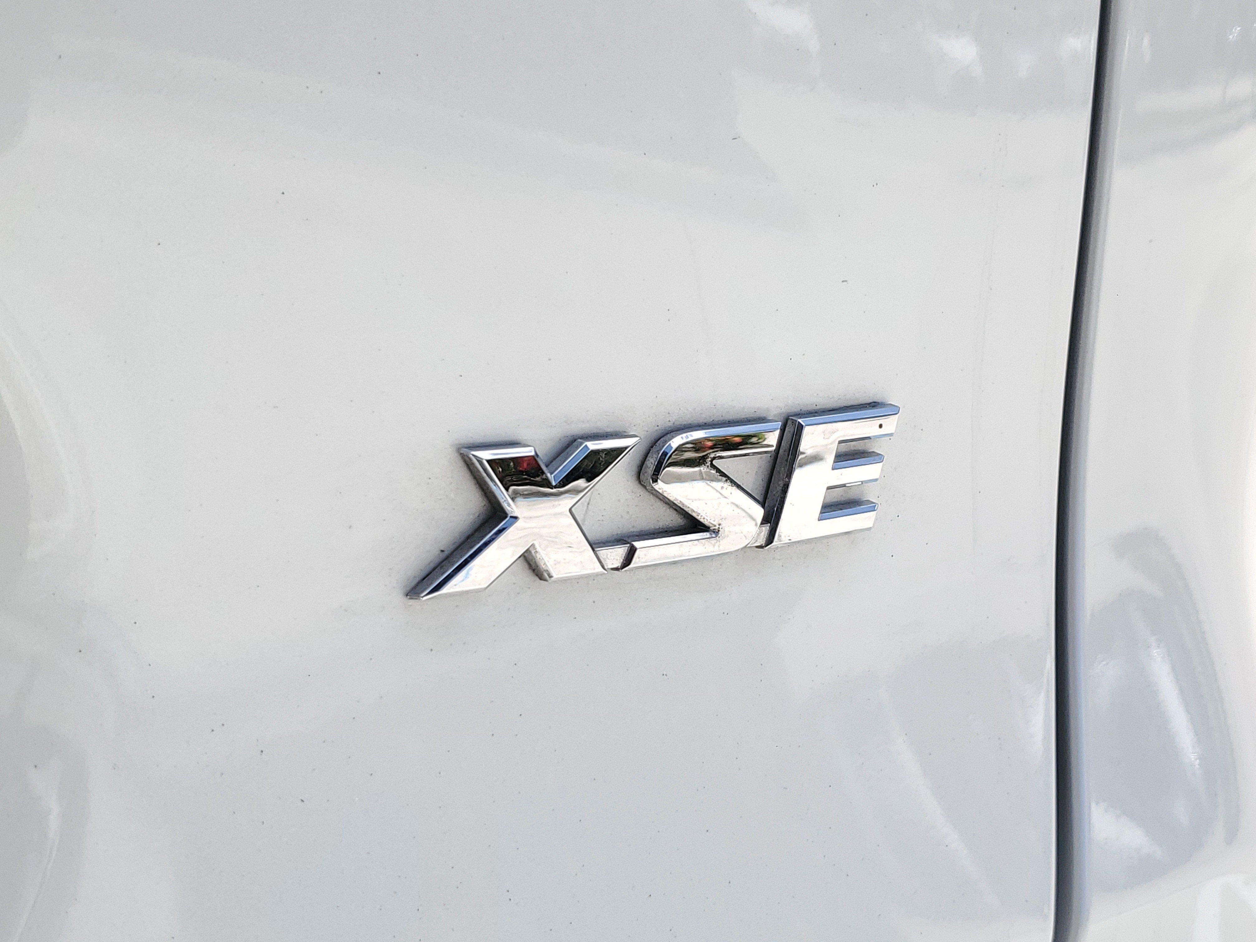 Used 2024 Toyota RAV4 XSE w/ Weather Package AWD/4WD image 9