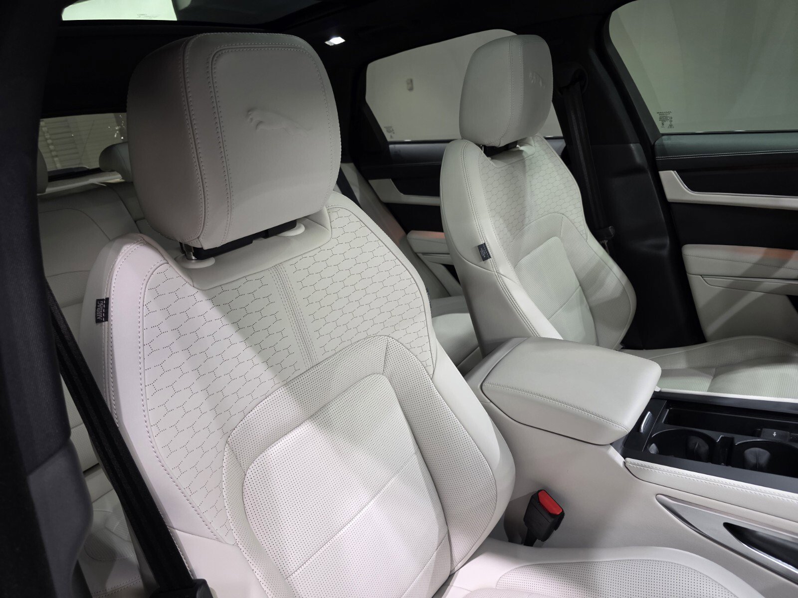 Used 2025 Jaguar F-PACE R-Dynamic S AWD/4WD image 22