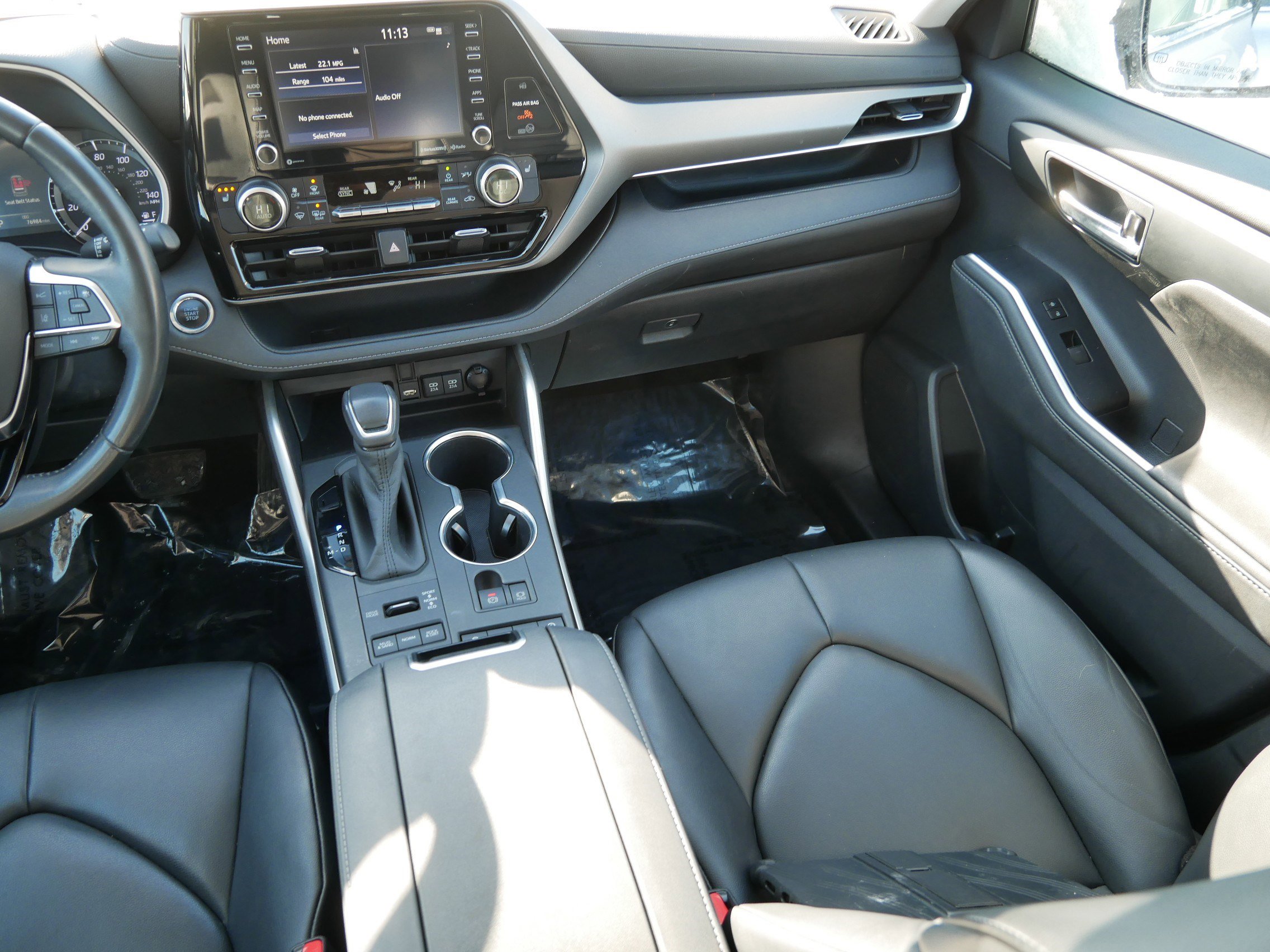 Used 2020 Toyota Highlander XLE image 11